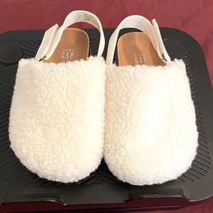 Baby Gap ivory girls open back slip on shoes.